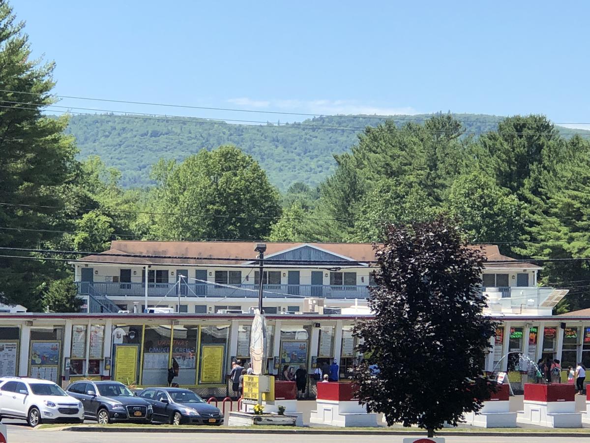 Wakita Court Motel クイーンズベリー エクステリア 写真